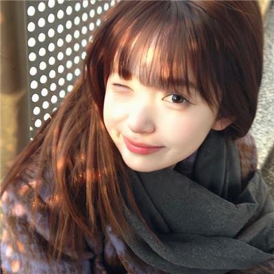 鱼跃在花见